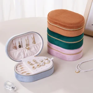 1-Piece-Flannel-Jewelry-Box-For-Elegant-Storage-And-Protection-1
